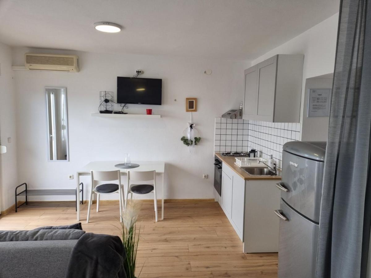 Apartmani Mali Селце Экстерьер фото
