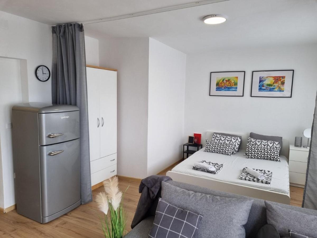 Apartmani Mali Селце Экстерьер фото